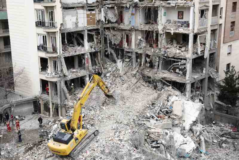 神秘交易员提前布局;美伊对话消息引发能源与股市双重变奏。 股票财经