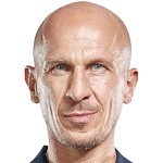 2026赛季尾声:老将回归背后的排兵布阵与危机应对 体育新闻