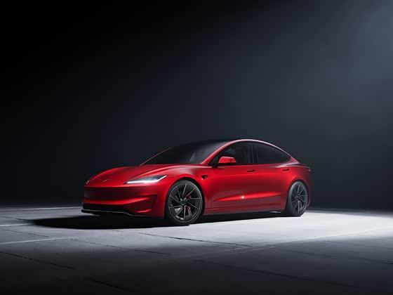  2026纯电旗舰轿车深度横评：技术参数背后的实用价值解析 汽车科技