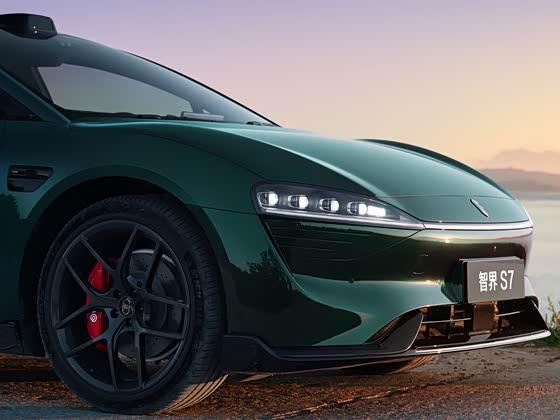  2026纯电旗舰轿车深度横评：技术参数背后的实用价值解析 汽车科技