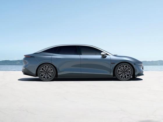  2026纯电旗舰轿车深度横评：技术参数背后的实用价值解析 汽车科技