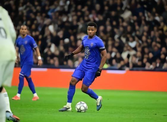  【深度复盘】法蒂的职业生涯过山车：从8000万欧元到U型反转的技术解码 体育新闻