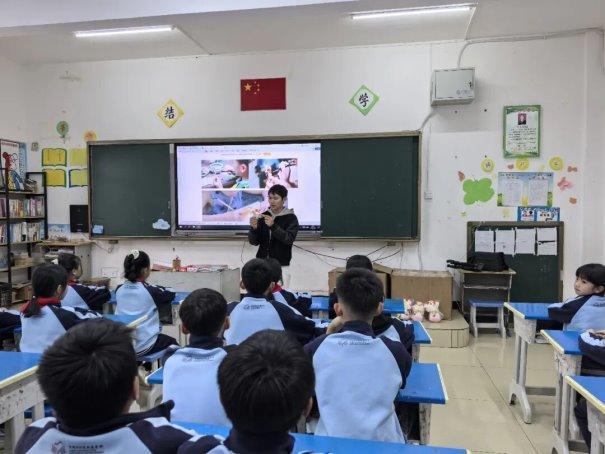  光影技术深度解析：米连科技如何用千年非遗点燃乡村教育新范式 企业服务