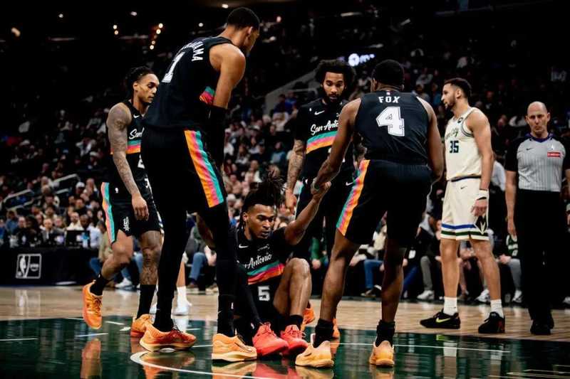  【深度拆解】文班亚马如何重塑马刺：从摆烂球队到争冠热门的底层逻辑 体育新闻