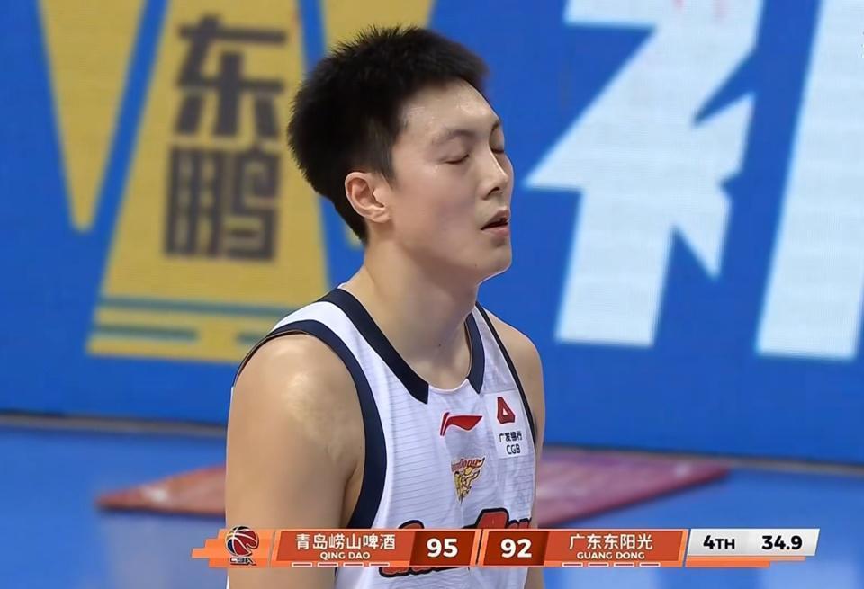  当你最信任的人都不在：广东队这场胜利，像极了人生中那些咬牙扛过去的夜晚 体育新闻
